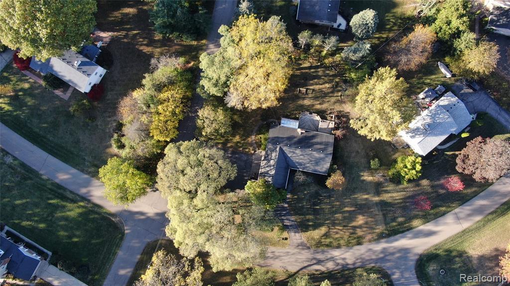 4260 E Newland Drive, West Bloomfield, MI 48323 — Photo 3