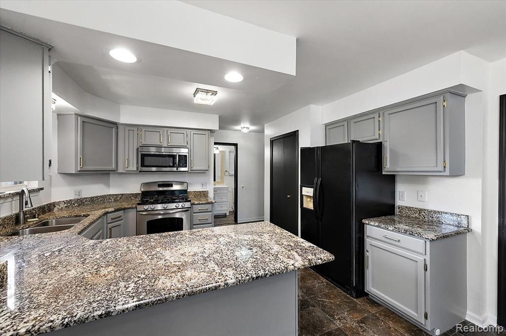 48156 Virginia Court, Macomb, MI 48044 — Photo 17
