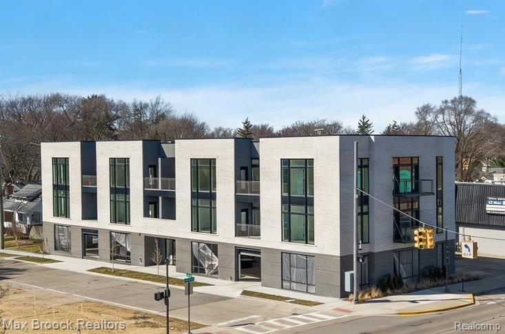 110 Austin Avenue, 201, Royal Oak, MI 48067
