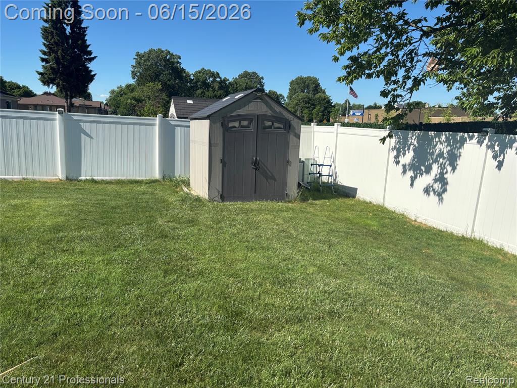 39548 Pinebrook Drive, Sterling Heights, MI 48310 — Photo 6