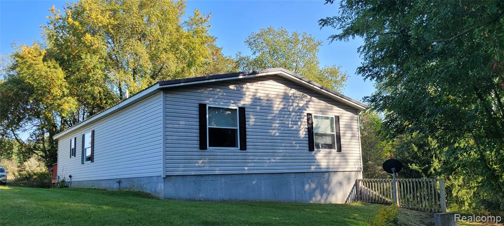 2201 Schnmeid, Six Lakes, MI 48886 — Photo 7