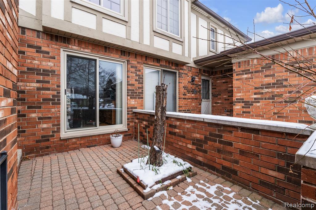 49285 Ashley Court, Shelby Twp, MI 48315 — Photo 6