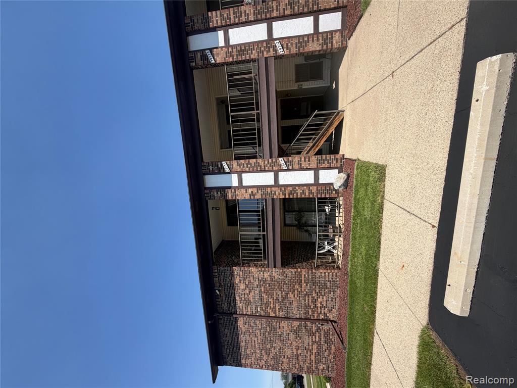 29714 Utica Road, Roseville, MI 48066