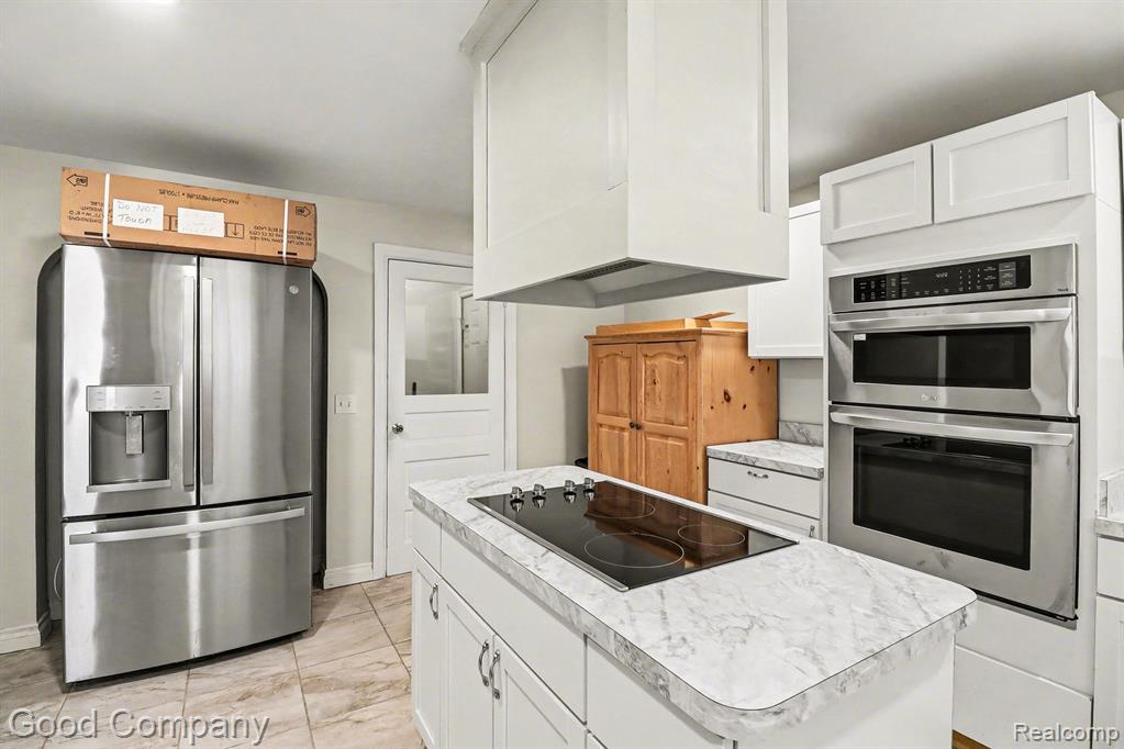 835 S Saginaw Street, Lapeer, MI 48446 — Photo 8