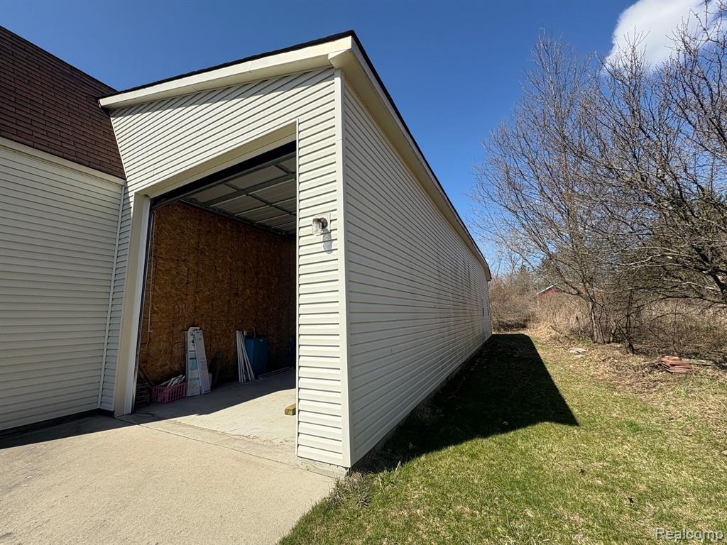 7681 Fieldcrest Drive, Almont, MI 48003 — Photo 44