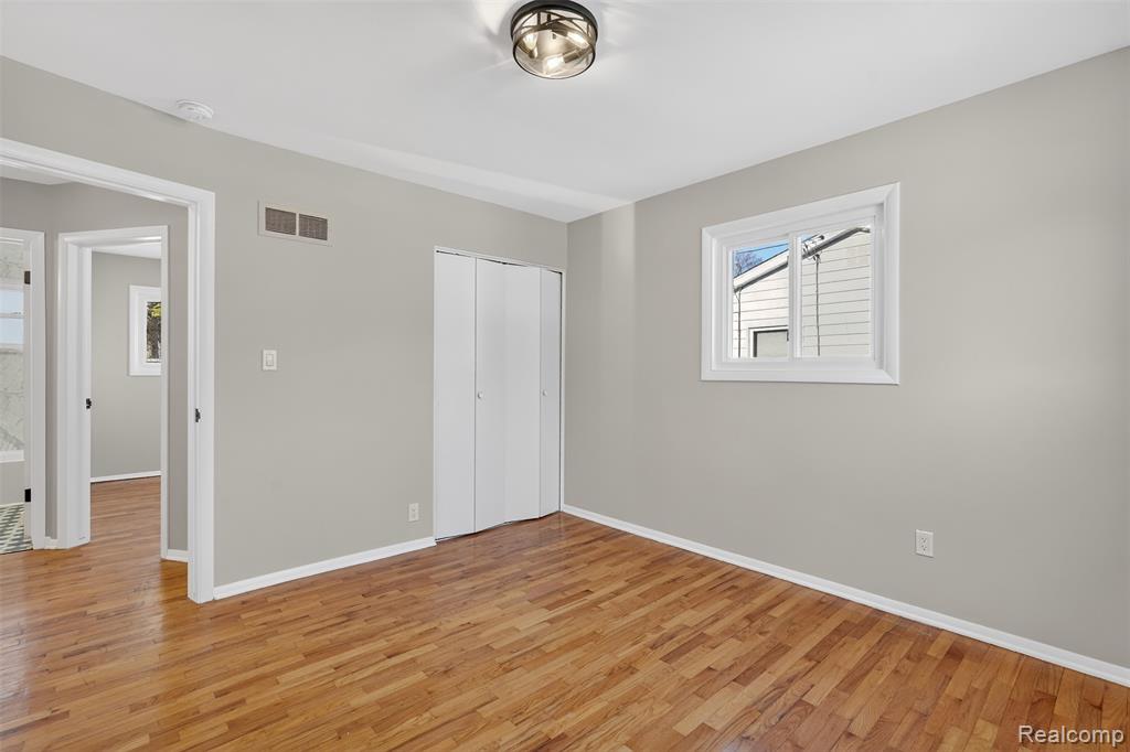 735 Elmwood Drive, Fenton, MI 48430 — Photo 21