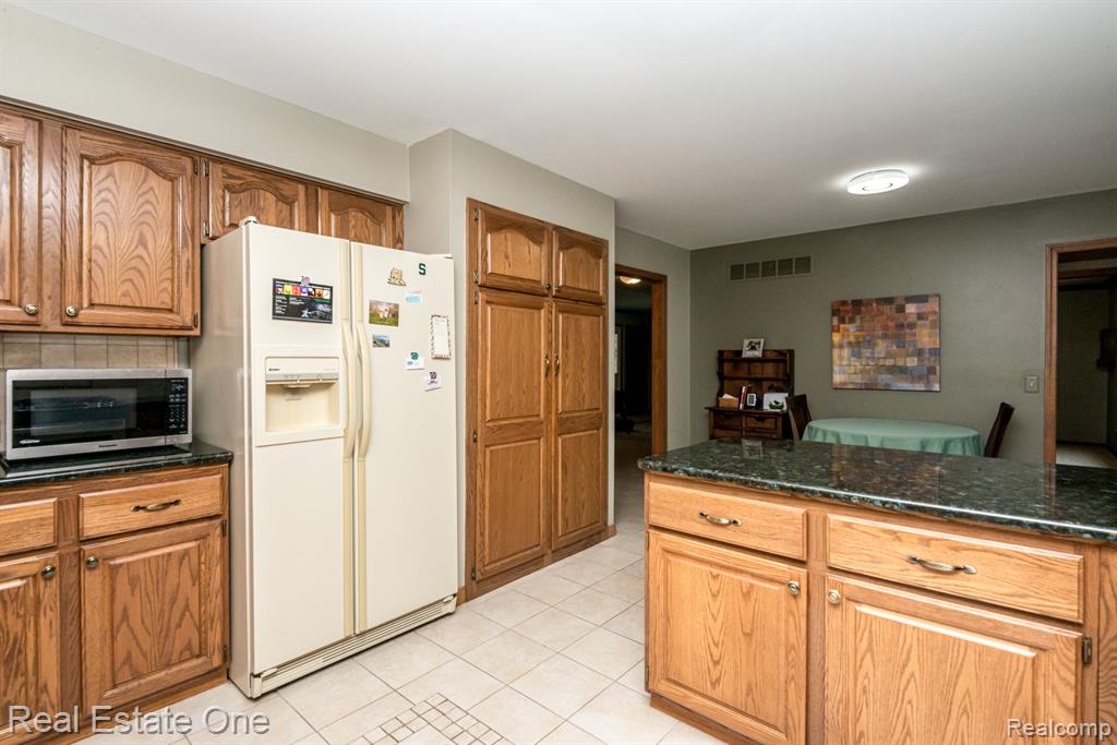 41344 Beacon Road, Novi, MI — Photo 38