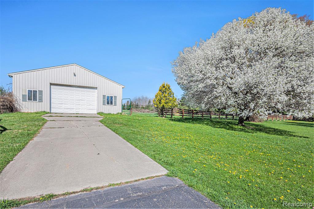 4336 S IRISH Road, Davison, MI 48423 — Photo 5