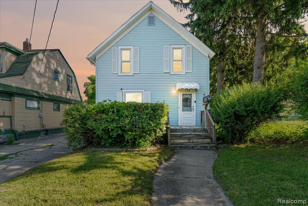 726 W Willow Street, Lansing, MI 48906 — front exterior