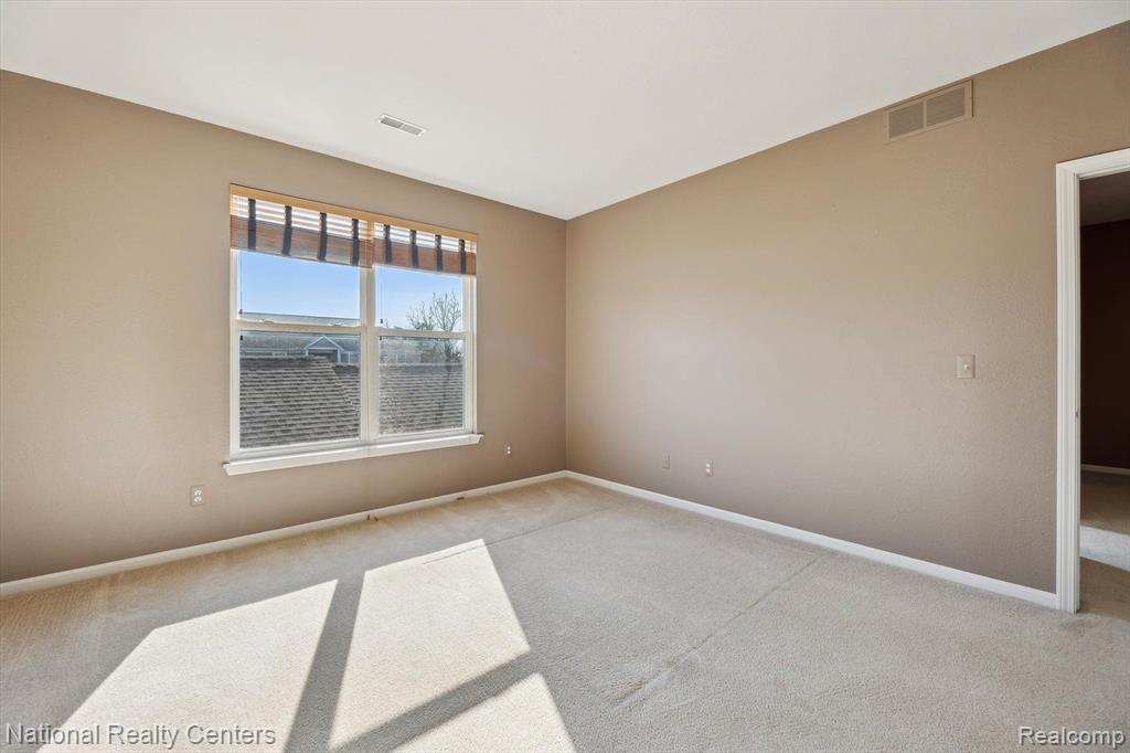 1490 FOX POINTE Circle, Ann Arbor, MI 48108 — Photo 18