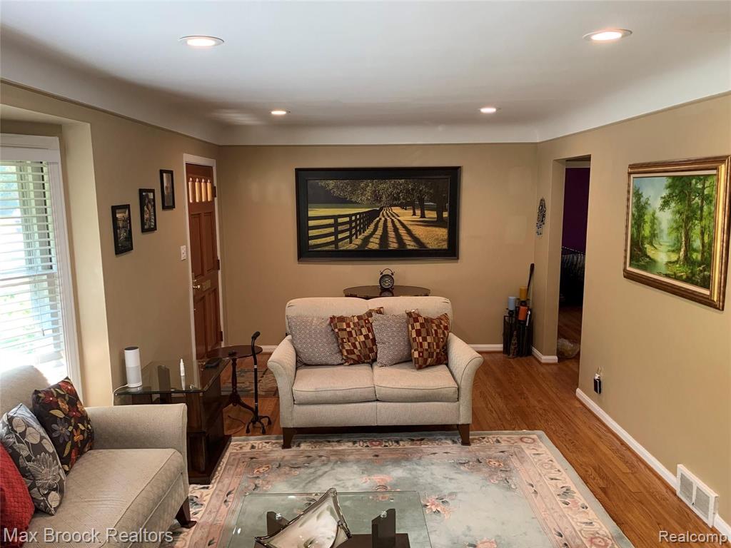 4412 BERKSHIRE Road, Royal Oak, MI 48073 — Photo 5