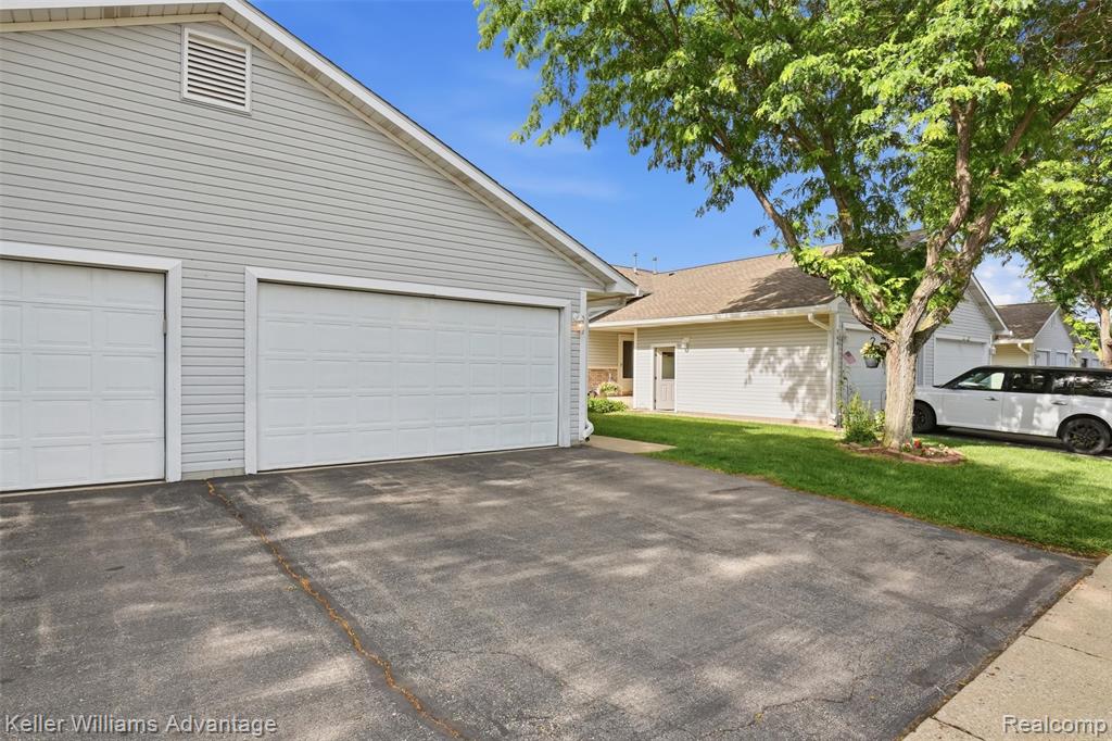 572 River Pointe Court, Milan, MI 48160 — Photo 2
