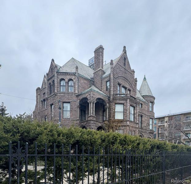 55 W CANFIELD Street, 303, Detroit, MI 48201 — Photo 37