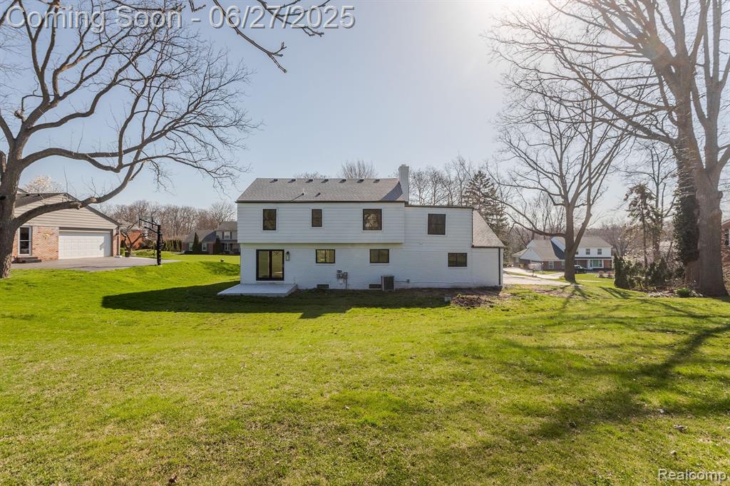4054 ANTIQUE Lane, Bloomfield Hills, MI 48302 — Photo 32