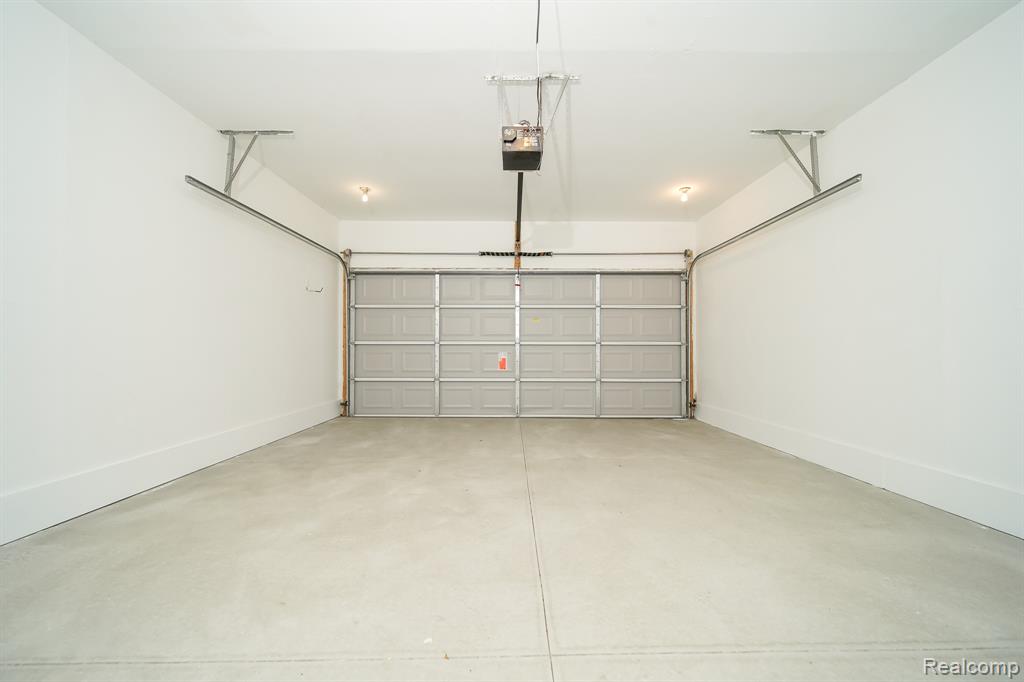 4060 Franklin Park Drive, Sterling Heights, MI 48310 — Photo 26