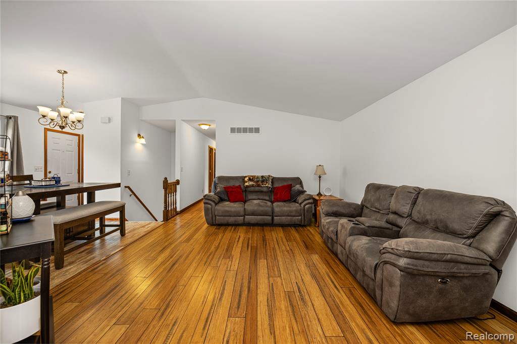 9085 Deering Street, Livonia, MI 48150 — Photo 6