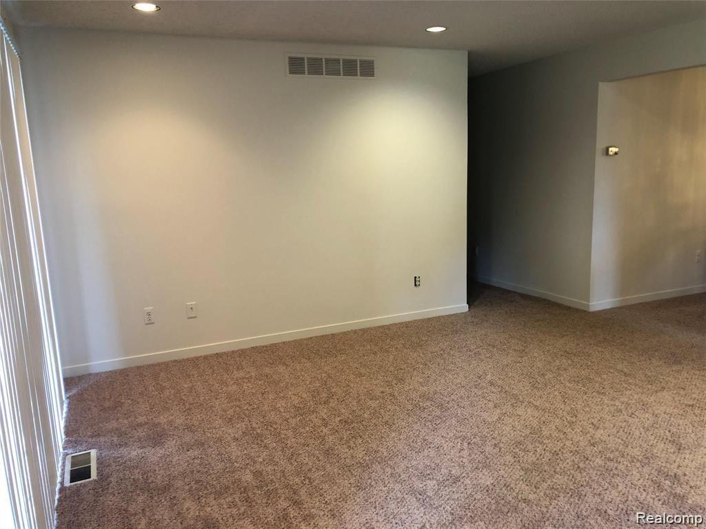 7095 ELMHURST DRIVE, West Bloomfield, MI — Photo 9