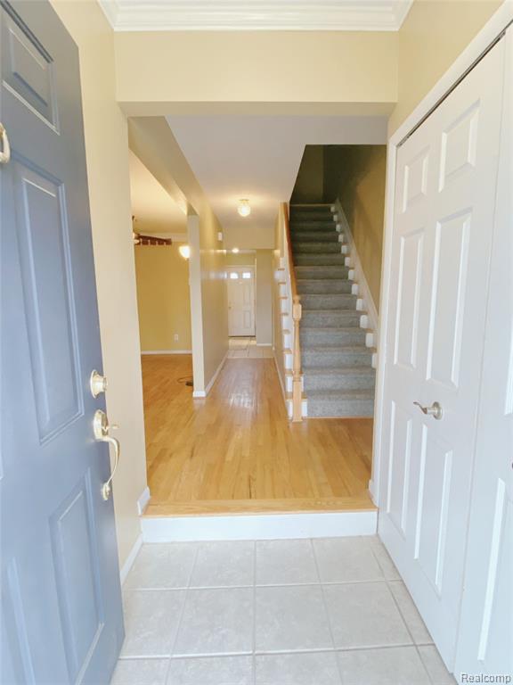 407 Fox Hills Drive N, Bloomfield Hills, MI 48304 — Photo 2