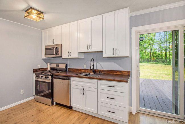 8696 Sargent Road, Fowlerville, MI 48836 — Photo 9