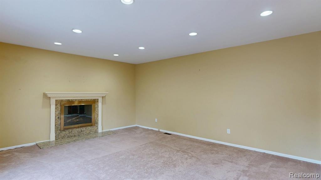 4185 Pinehurst Court, West Bloomfield, MI — Photo 9