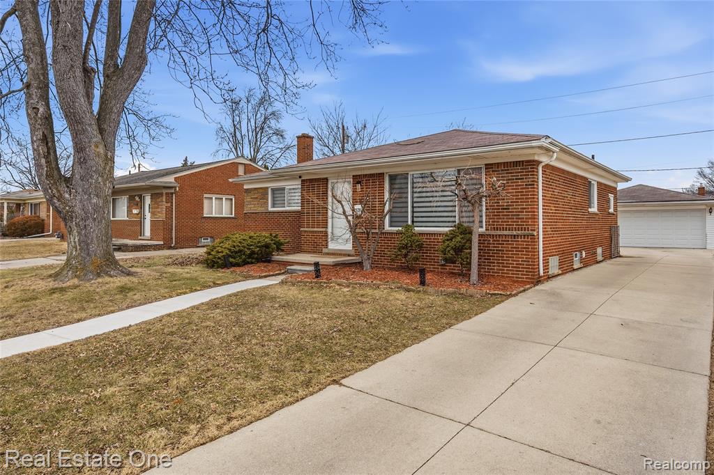8528 Norborne Avenue, Dearborn Heights, MI 48127 — front exterior