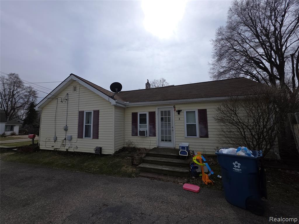 109 2nd Street, Holly, MI 48442 — Photo 5
