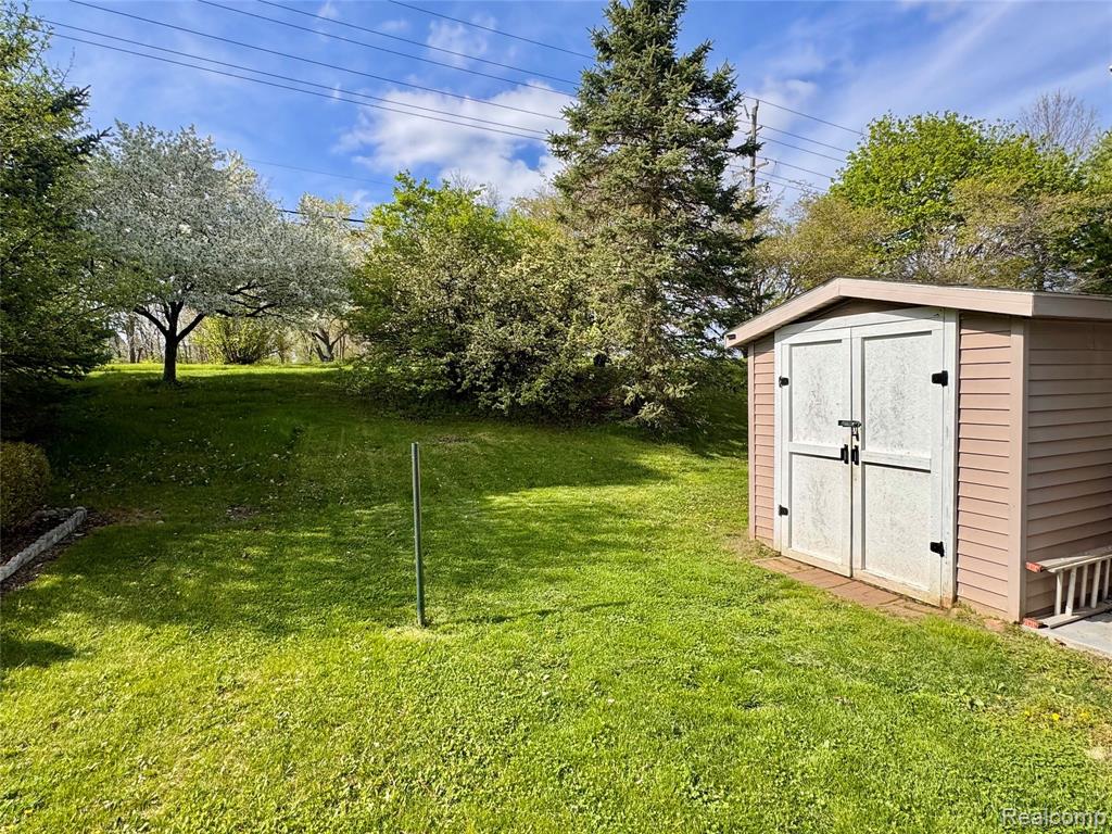100 Riverview Circle, Saline, MI 48176 — Photo 20
