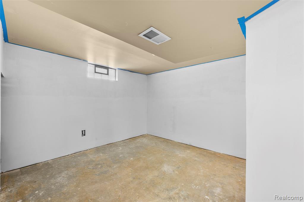 13750 Kingston Street, Oak Park, MI 48237 — Photo 26