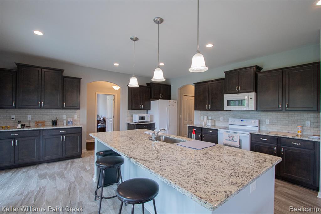 49231 Hanna Court, Macomb, MI 48042 — Photo 8