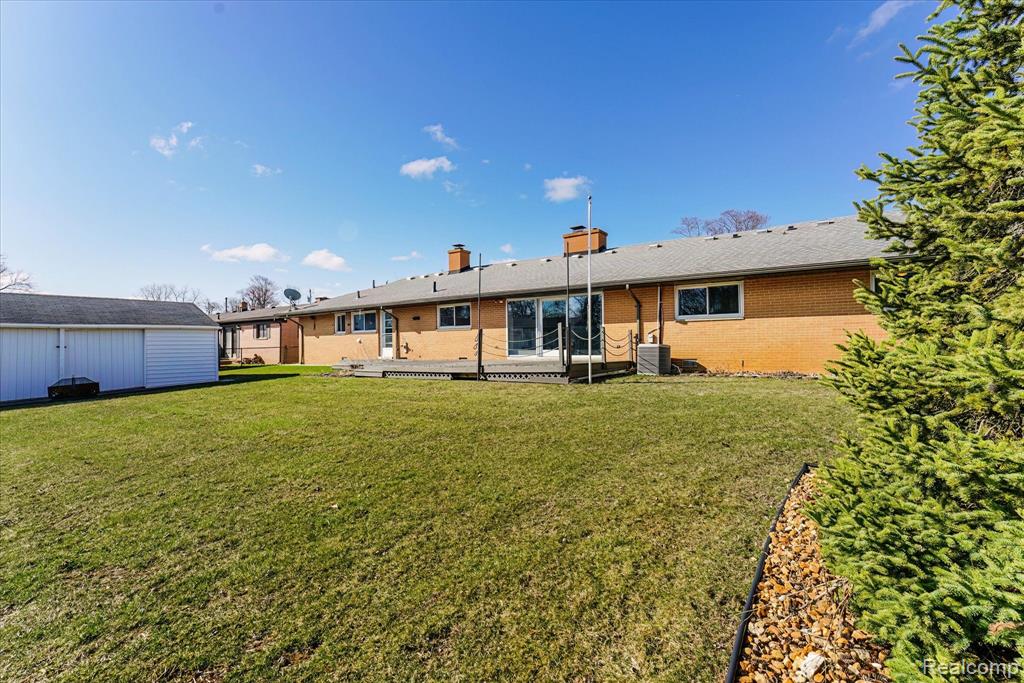 1293 BRAMBLES Drive, Waterford, MI 48328 — Photo 28