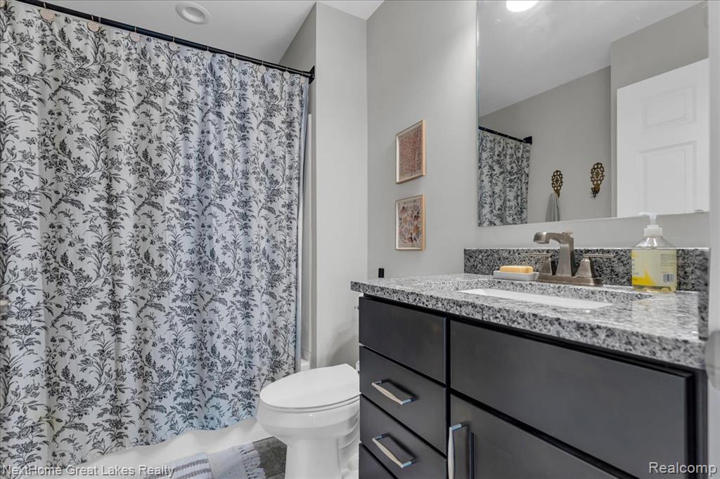 56717 Long Island Drive, Shelby Twp, MI 48316 — Photo 23