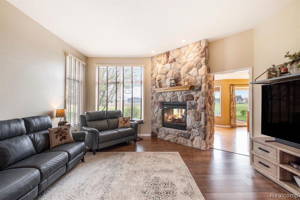 9128 WOODRIDGE Drive, Davison, MI 48423 — Photo 11