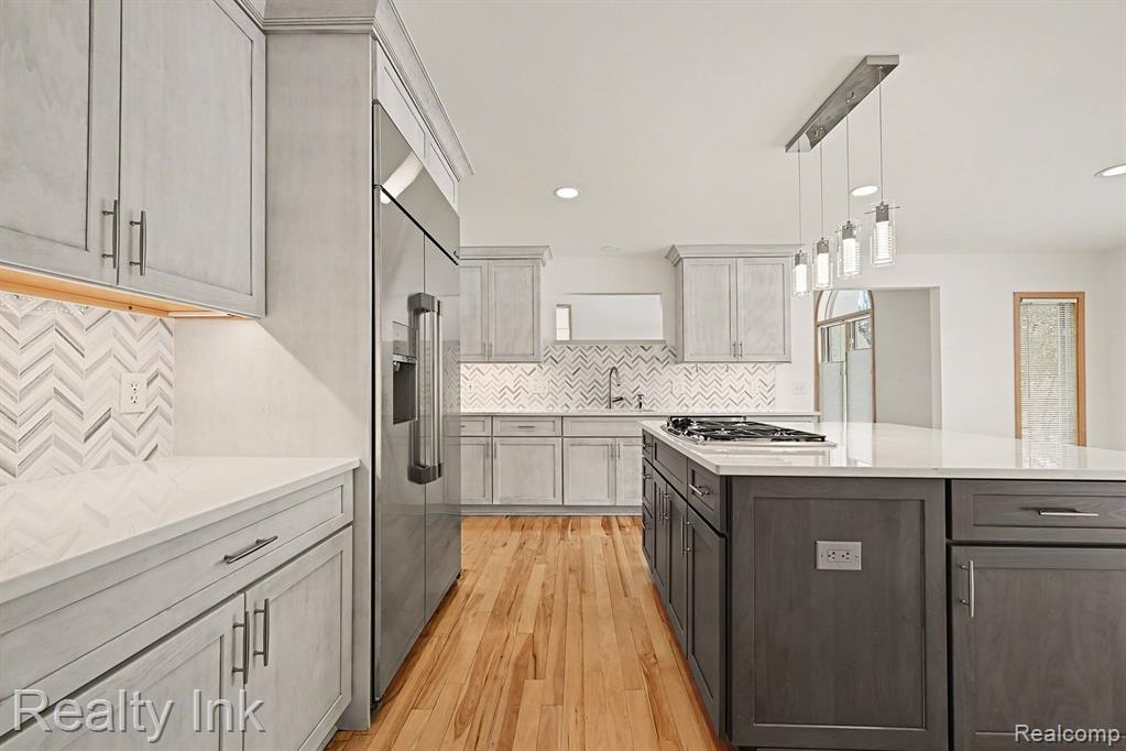 49235 S Fox Drive, Plymouth, MI, 48170