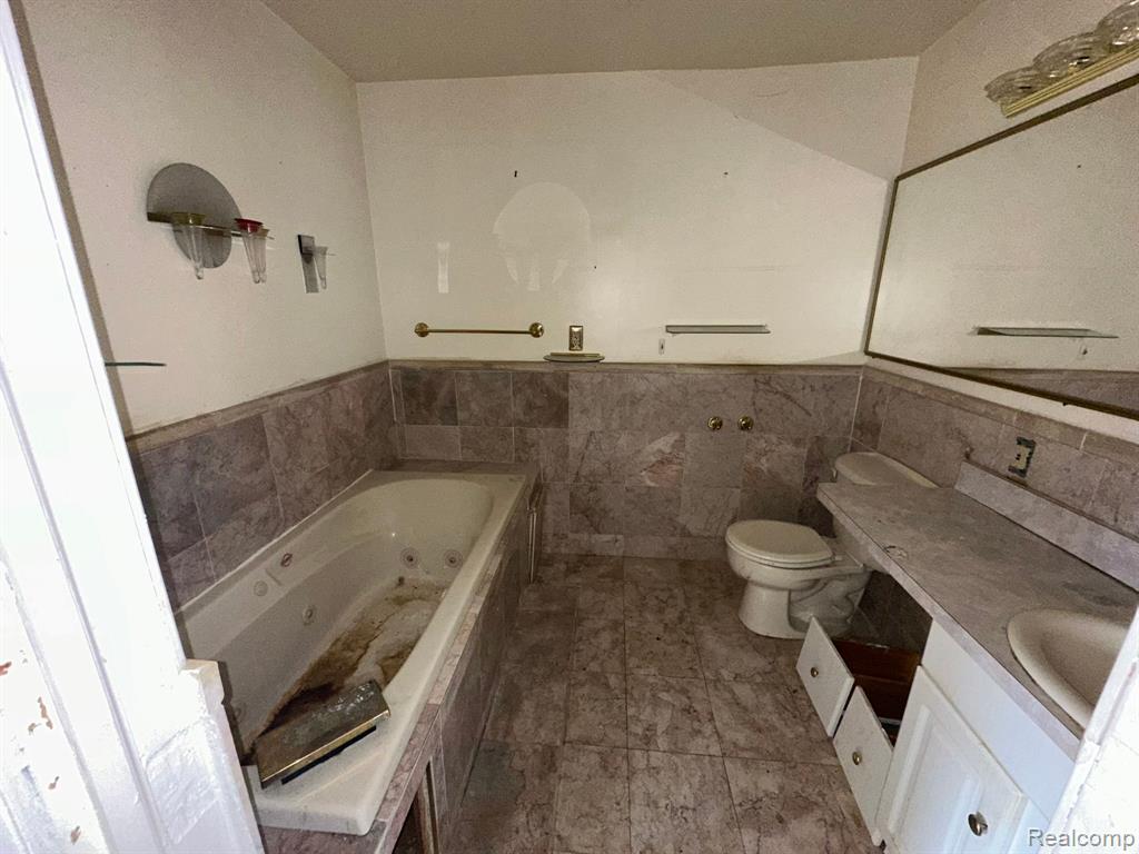18727 AVON Avenue, Detroit, MI 48219 — Photo 11