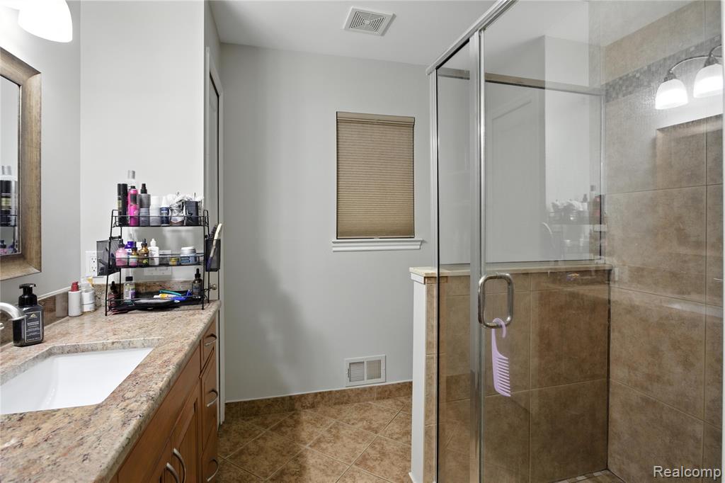 55937 Fallbrooke Drive, Macomb, MI 48042 — Photo 15