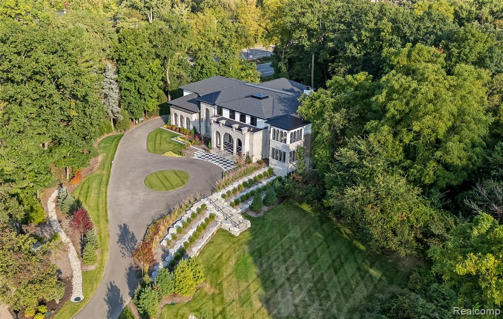 559 Barrington Park Drive, Bloomfield Hills, MI 48304 — Photo 47