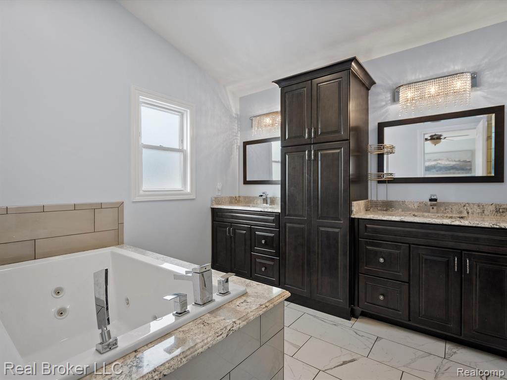 680 CRESCENT Court, Ortonville, MI 48462 — Photo 17