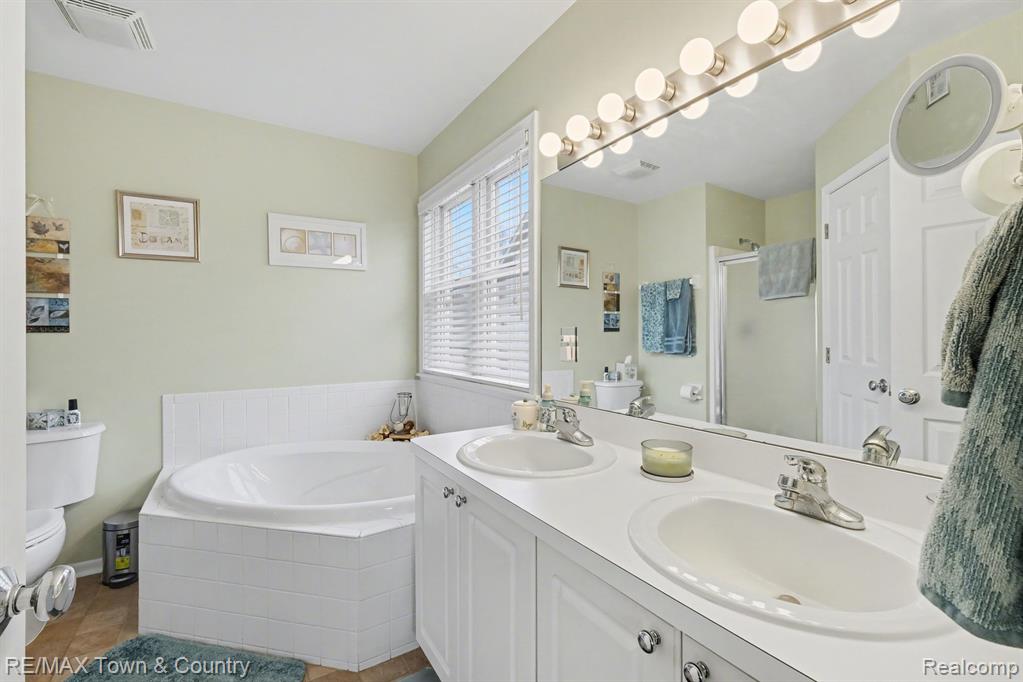 223 Primrose Lane, Flushing, MI 48433 — Photo 21