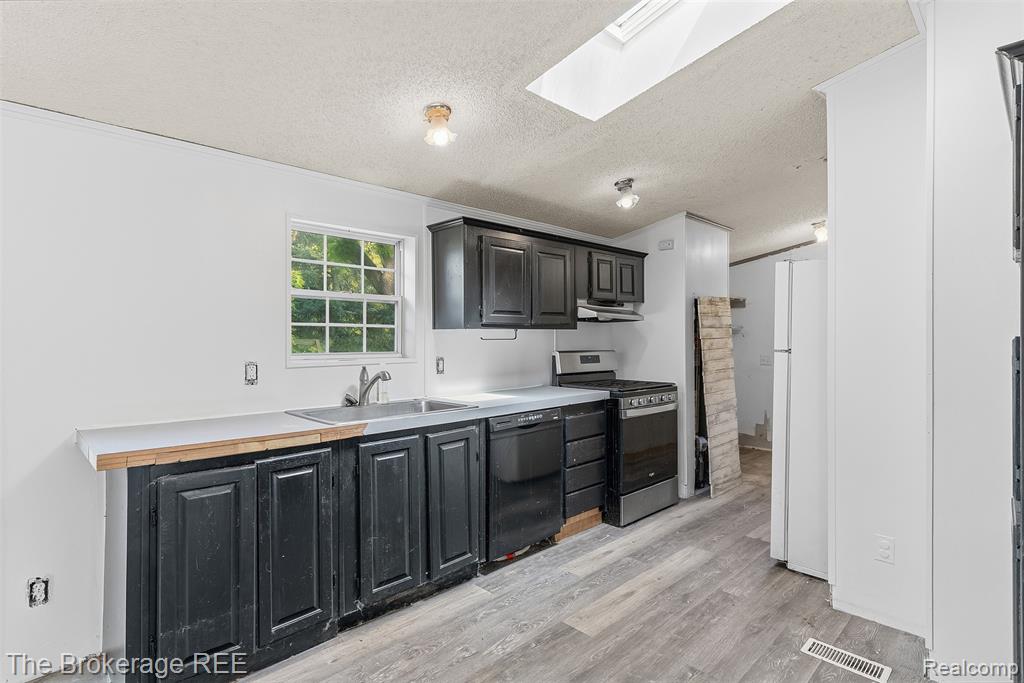 6829 West Street, North Branch, MI 48461 — Photo 26