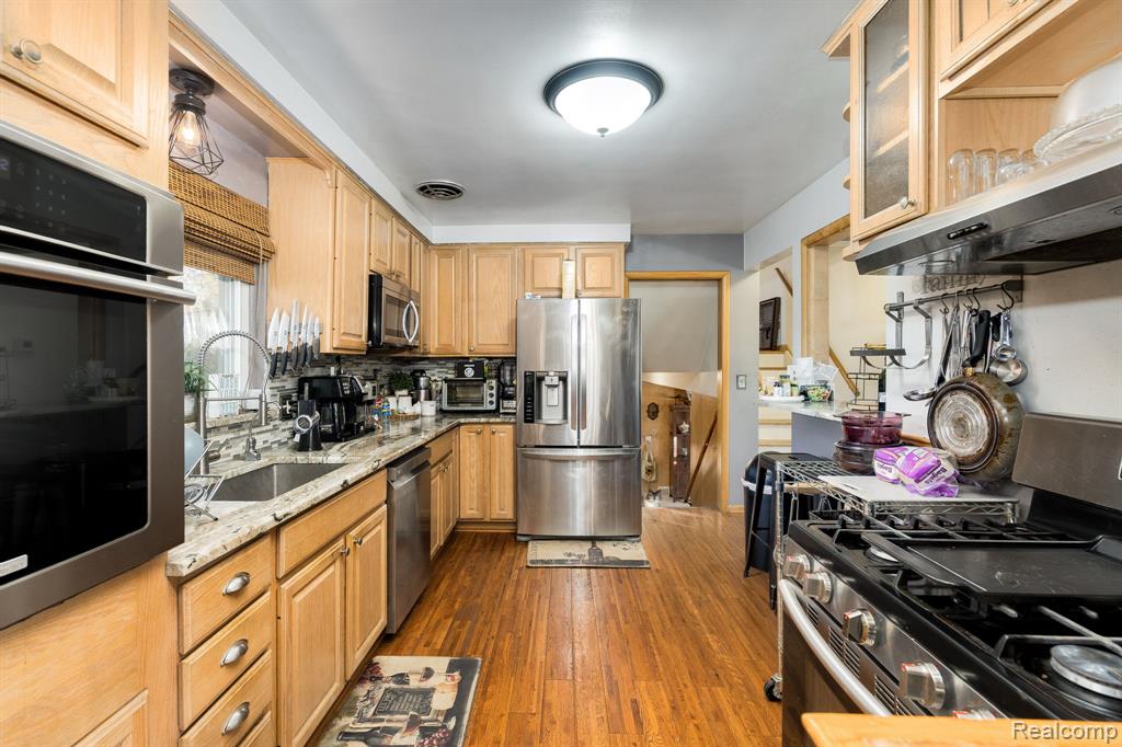 392 Cambridge Drive, Mount Clemens, MI 48043 — Photo 20