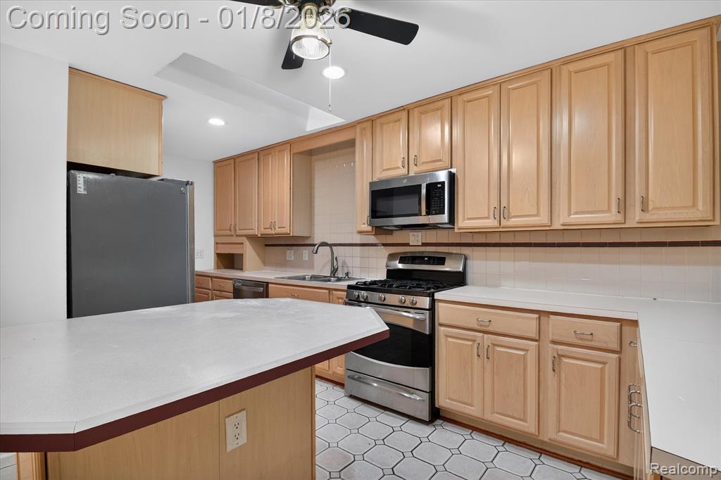 45261 Patrick Drive, Canton, MI 48187 — Photo 18