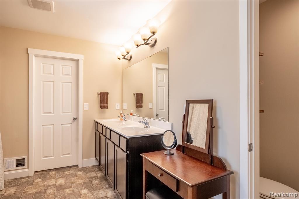 9595 NEUMANN Circle, Ypsilanti, MI 48197 — Photo 41