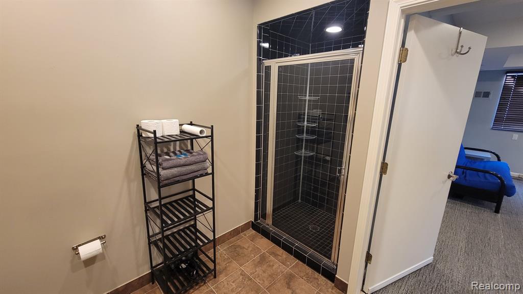 909 N MAIN Street, Royal Oak, MI 48067 — Photo 16