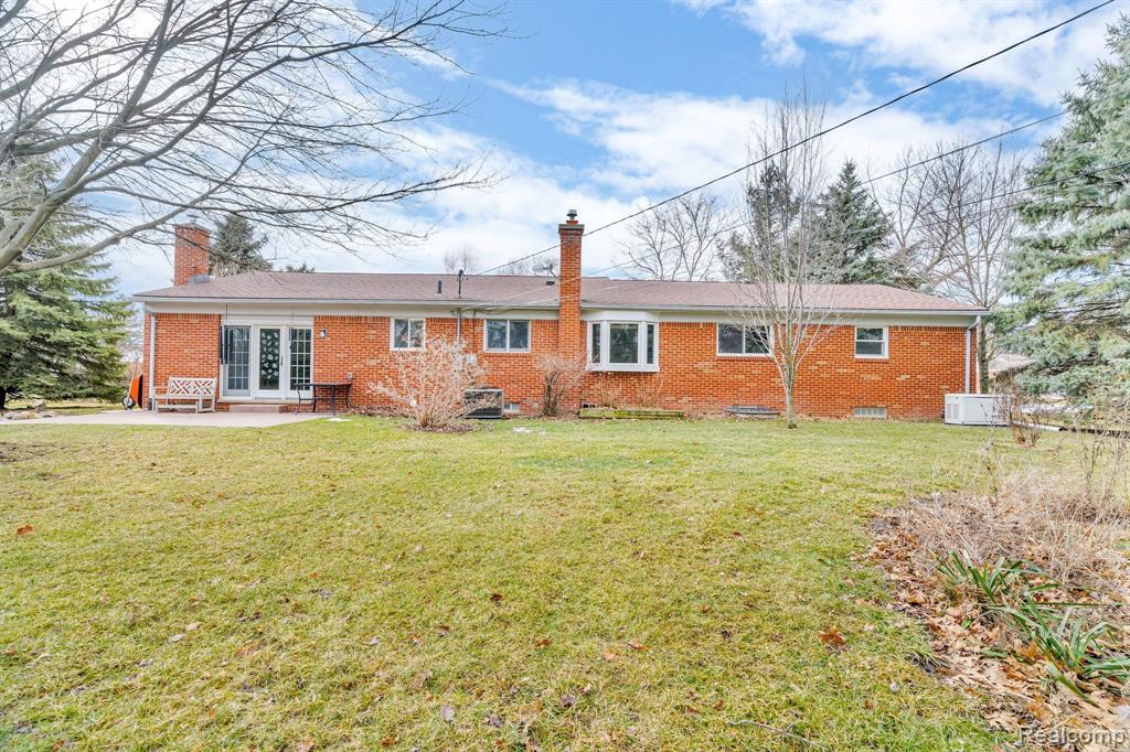 6084 HERBMOOR Street, Troy, MI 48098 — Photo 29