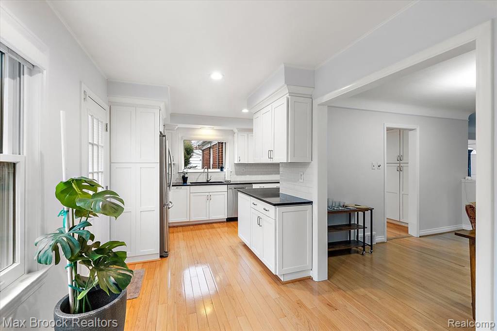 32350 Sheridan Drive, Beverly Hills, MI 48025 — Photo 10
