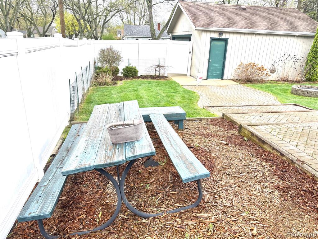 505 S Chocolay Avenue, Clawson, MI — Photo 25