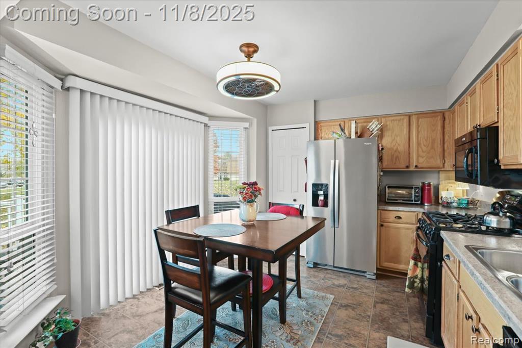 43576 Yorkville Drive, 27, Canton, MI 48188 — Photo 9
