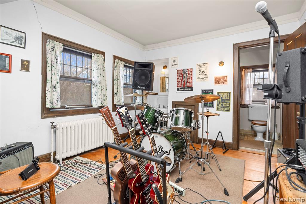 2475 Iroquois Street, Detroit, MI 48214 — Photo 84