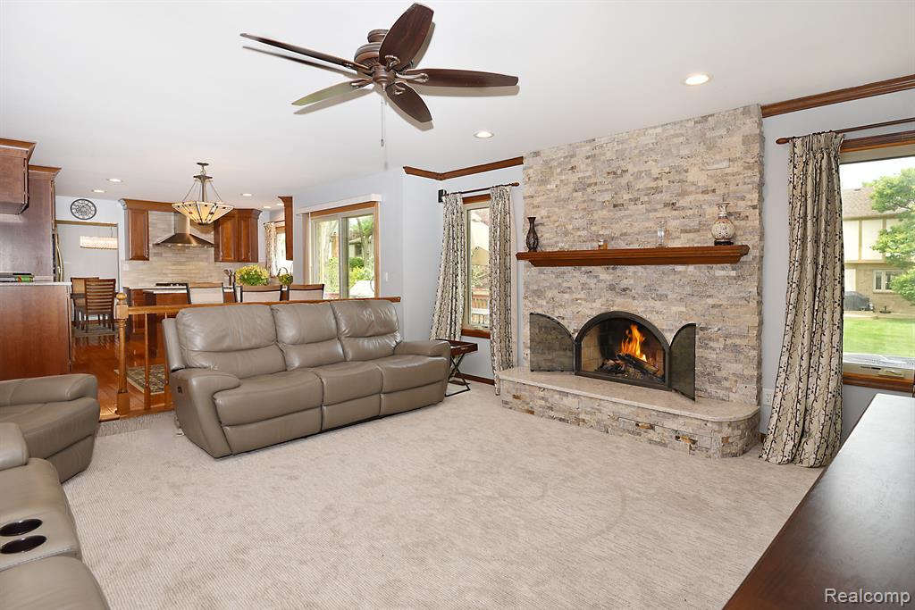 6186 Smithfield Drive, Troy, MI 48085 — Photo 13