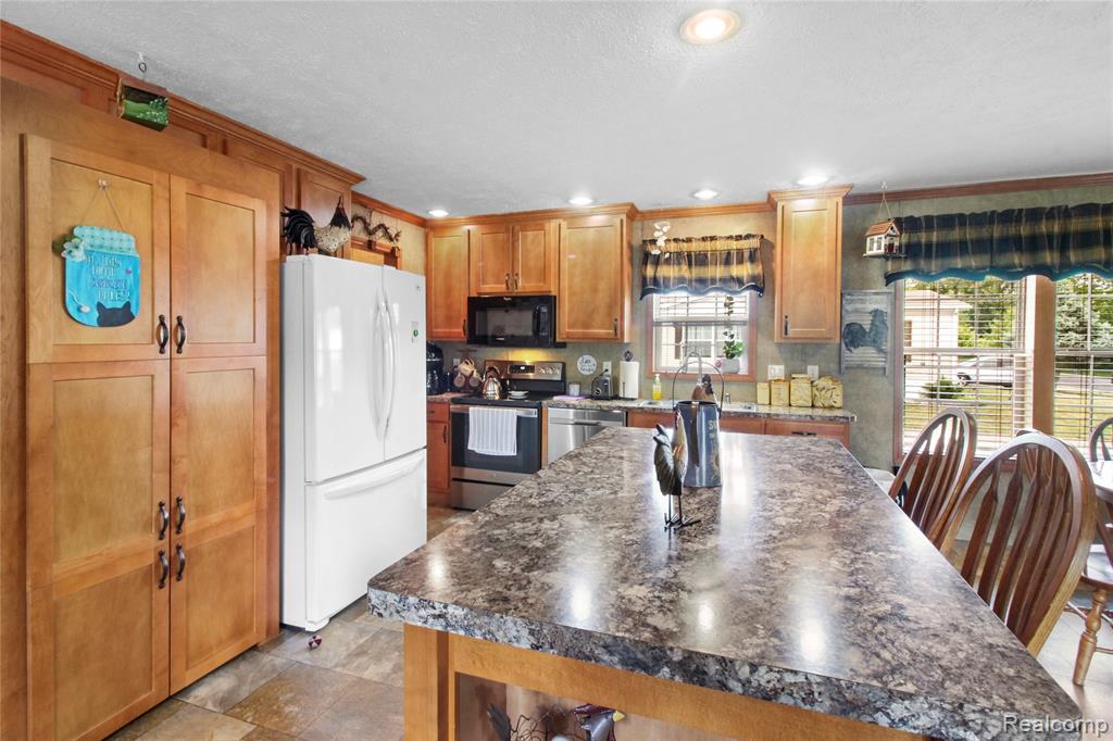 501 Kinloch, Temperance, MI 48182 — Photo 9